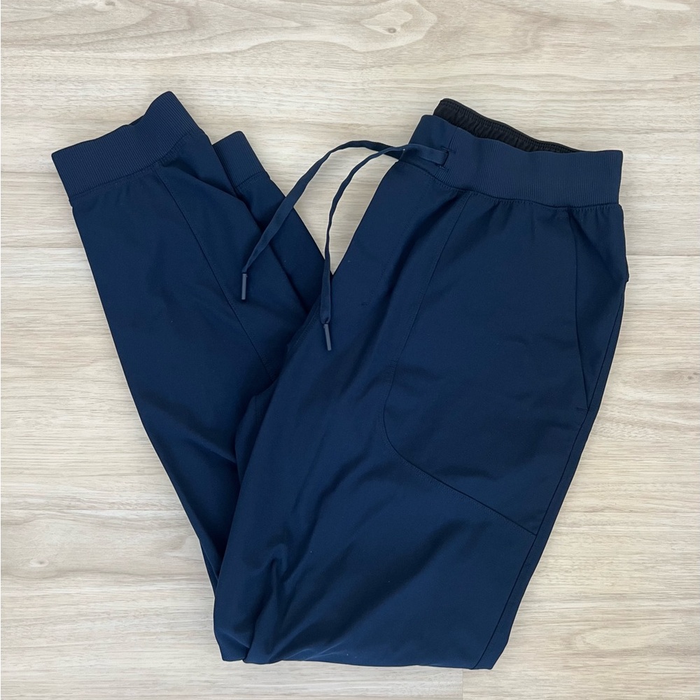 Lululemon ABC Jogger
Regular